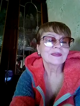SophieBurns online show from April 25, 1:41 pm