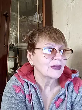 SophieBurns online show from April 26, 8:45 am