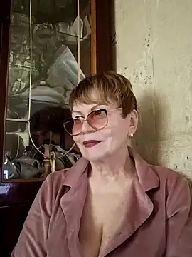 Snapshot of SophieBurns chatting on May 22, 10:32 am SophieBurns online show from May 22, 10:32 am