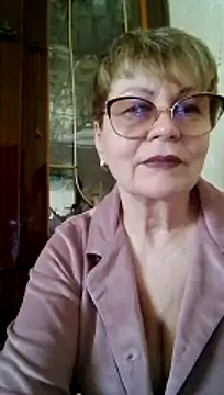 Snapshot of SophieBurns chatting on May 23, 9:13 am SophieBurns online show from May 23, 9:13 am