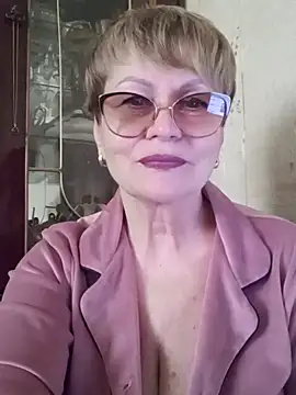 Snapshot of SophieBurns chatting on June 13, 11:08 am SophieBurns online show from June 13, 11:08 am