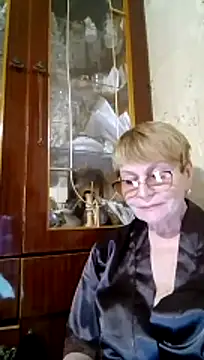 Snapshot of SophieBurns chatting on June 16, 5:15 pm SophieBurns online show from June 16, 5:15 pm