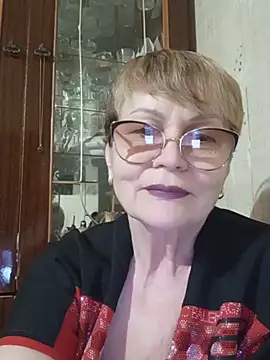 Snapshot of SophieBurns chatting on June 17, 3:35 pm SophieBurns online show from June 17, 3:35 pm