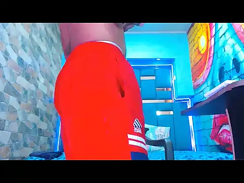 warmNoah online show from February 24, 7:56 pm