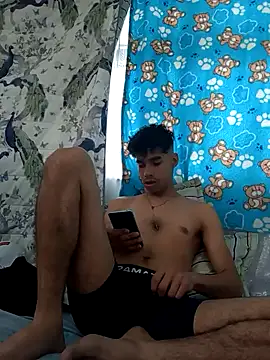 Snapshot of baby_22cm chatting on May 7, 3:06 pm baby 22cm online show from May 7, 3:06 pm