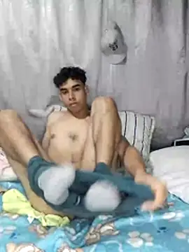 Snapshot of baby_22cm chatting on July 8, 8:24 pm baby 22cm online show from July 8, 8:24 pm