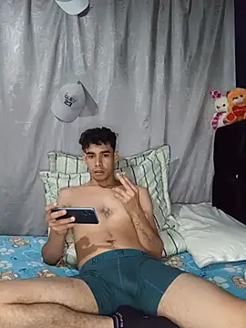 Snapshot of baby_22cm chatting on July 14, 6:24 pm baby 22cm online show from July 14, 6:24 pm