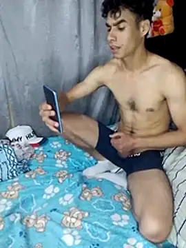 Snapshot of baby_22cm chatting on July 28, 8:52 pm baby 22cm online show from July 28, 8:52 pm