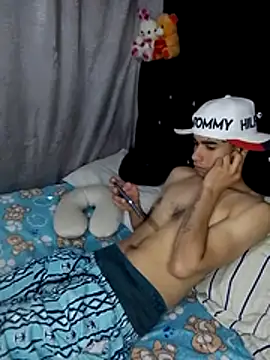 Snapshot of baby_22cm chatting on July 29, 6:06 pm baby 22cm online show from July 29, 6:06 pm