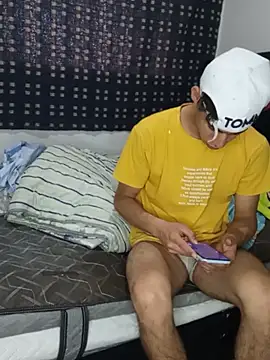 Snapshot of baby_22cm chatting on August 2, 8:07 pm baby 22cm online show from August 2, 8:07 pm