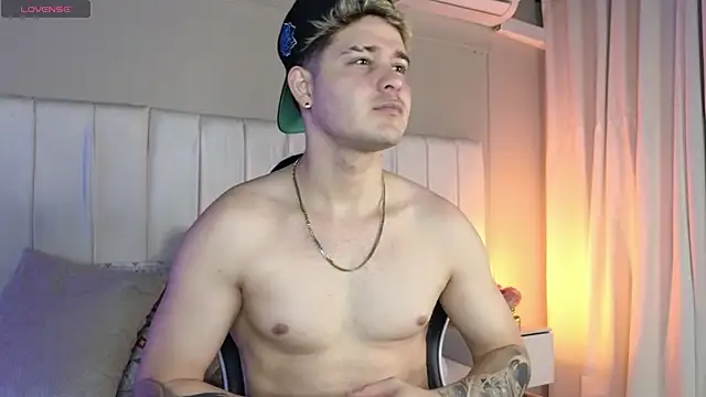 rayan linxx online show from February 10, 7:18 pm