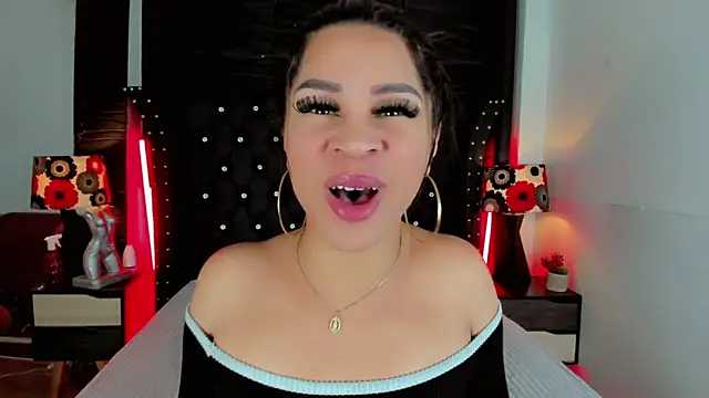 Makeyla Fox  online show from March 4, 12:00 pm