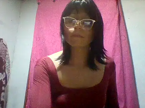 Snapshot of lucyscay_ chatting on April 12, 3:22 am lucyscay online show from April 12, 3:22 am