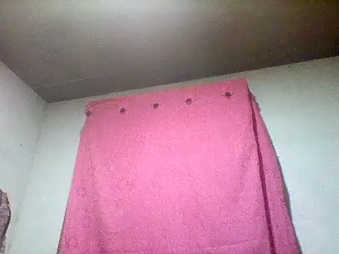 Snapshot of lucyscay_ chatting on April 13, 7:36 am lucyscay online show from April 13, 7:36 am