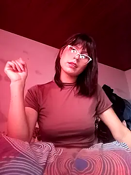 Snapshot of lucyscay_ chatting on May 2, 9:20 pm lucyscay online show from May 2, 9:20 pm