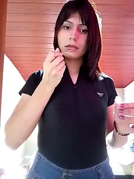 Snapshot of lucyscay_ chatting on May 4, 10:17 pm lucyscay online show from May 4, 10:17 pm
