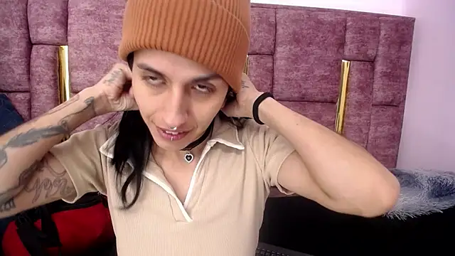Snapshot of FRANCESCA_LOVE_ chatting on May 21, 4:19 am FRANCESCA LOVE online show from May 21, 4:19 am