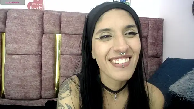 Snapshot of FRANCESCA_LOVE_ chatting on June 3, 3:53 am FRANCESCA LOVE online show from June 3, 3:53 am