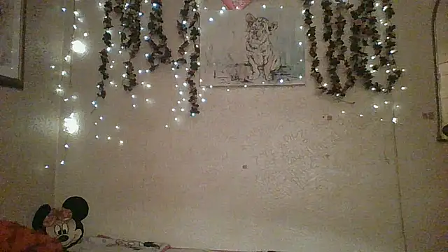 Snapshot of sillymillie4 chatting on June 11, 4:32 am sillymillie4 online show from June 11, 4:32 am