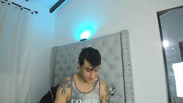 SkinnyDevil12 online show from February 21, 3:40 am