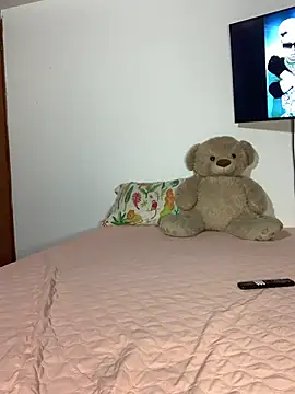 mia petite2007 online show from March 10, 10:59 pm