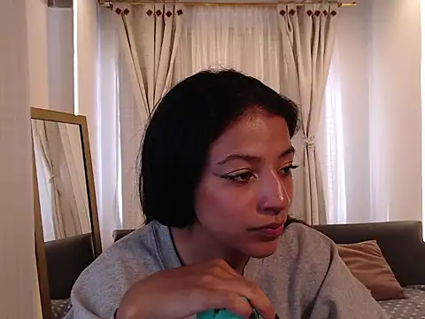 Snapshot of Scarleet_miaa chatting on June 12, 7:24 pm Scarleet miaa online show from June 12, 7:24 pm