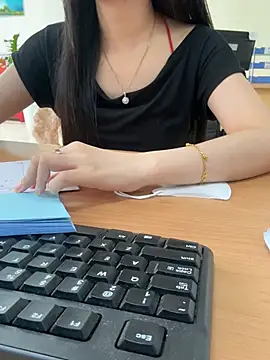 Snapshot of Celeste_SexyY chatting on May 6, 3:35 am Celeste SexyY online show from May 6, 3:35 am