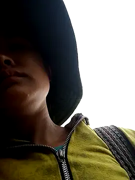 Snapshot of Luminana chatting on May 6, 12:41 am Luminana online show from May 6, 12:41 am
