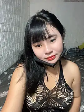 Snapshot of Lewd_couple chatting on April 23, 12:29 pm Lewd couple online show from April 23, 12:29 pm