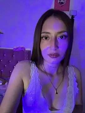 Snapshot of Lis_peach chatting on May 18, 6:19 am Lis peach online show from May 18, 6:19 am
