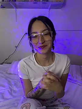 Snapshot of Lis_peach chatting on June 8, 5:52 am Lis peach online show from June 8, 5:52 am