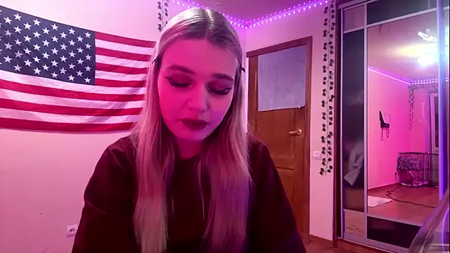 Snapshot of MiaBerlateen chatting on March 9, 7:18 pm MiaBerlateen online show from March 9, 7:18 pm