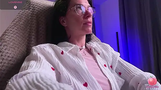 Snapshot of Katy_Kar chatting on May 8, 7:41 pm Katy Kar online show from May 8, 7:41 pm