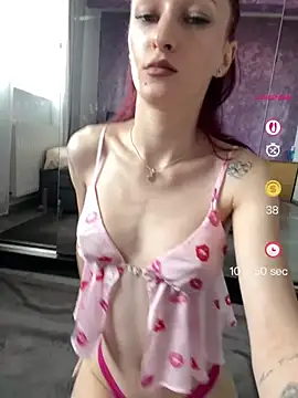 Snapshot of Roxyfoxyyy chatting on June 3, 6:16 am Roxyfoxyyy online show from June 3, 6:16 am
