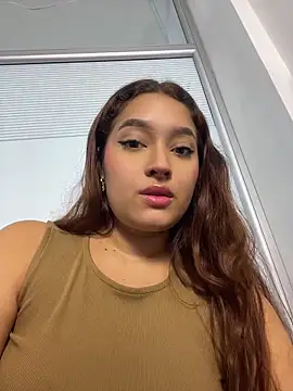 Snapshot of Emily_Harpeer chatting on May 22, 12:11 pm Emily Harpeer online show from May 22, 12:11 pm