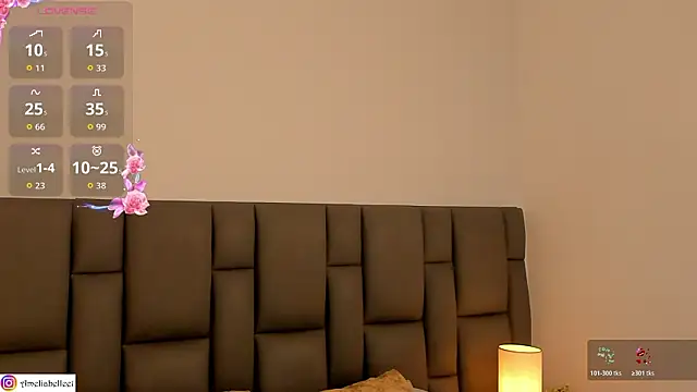 Snapshot of Amelie_Belle_ chatting on March 11, 11:49 am Amelie Belle online show from March 11, 11:49 am