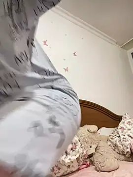 Snapshot of Amber_Sinn chatting on March 18, 8:01 pm Amber Sinn online show from March 18, 8:01 pm