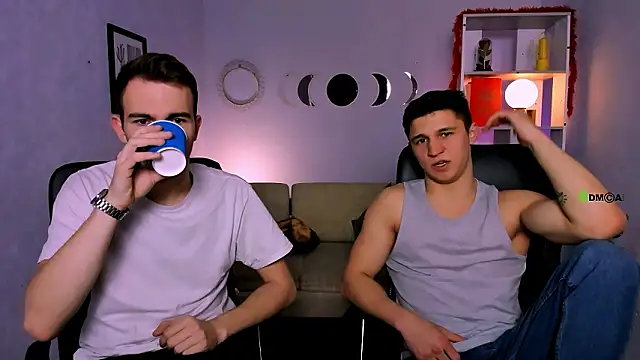 Snapshot of emmanuel_shine chatting on March 17, 6:50 am emmanuel shine online show from March 17, 6:50 am