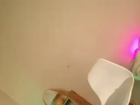 BitchWithTaste online show from March 6, 10:17 pm