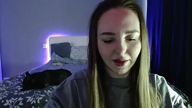 Snapshot of Reyleys chatting on February 24, 9:29 am Reyleys online show from February 24, 9:29 am