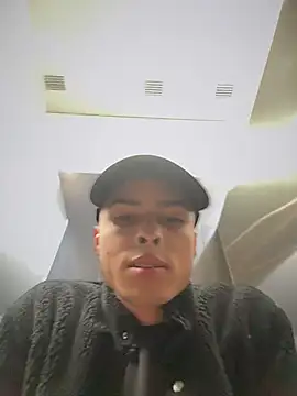 Snapshot of Eros_lee chatting on June 29, 9:26 pm Eros lee online show from June 29, 9:26 pm
