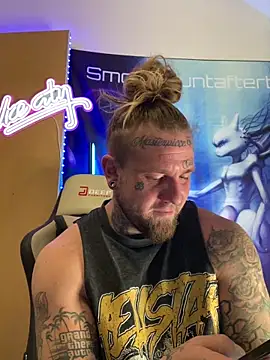 Smokebluntafterblunt online show from March 3, 1:50 pm