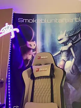 Smokebluntafterblunt online show from April 5, 2:09 am