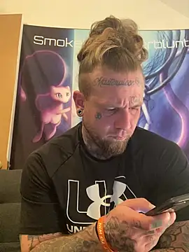 Smokebluntafterblunt online show from May 3, 3:56 am
