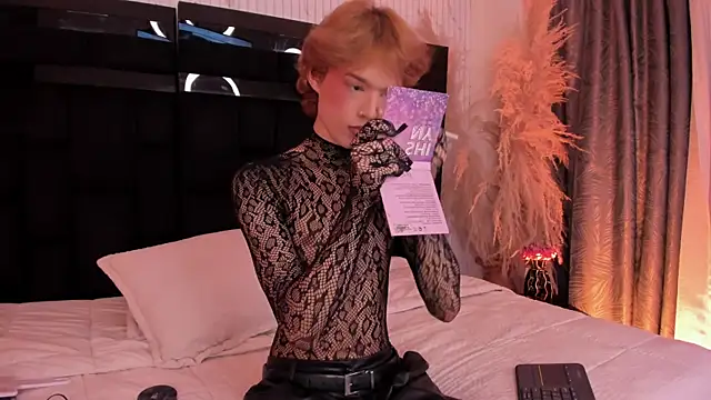 Snapshot of AngelDoll_1 chatting on May 17, 11:34 pm AngelDoll 1 online show from May 17, 11:34 pm