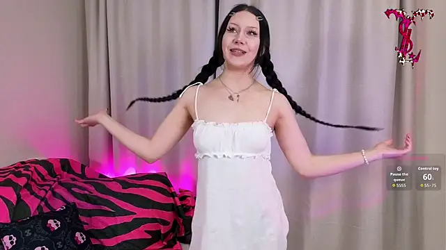 xdigitalxhoe online show from May 4, 8:38 pm