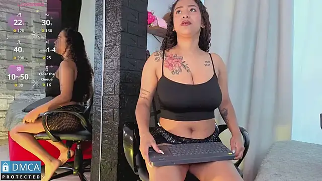 Snapshot of sandra_rey_ chatting on June 8, 7:14 pm sandra rey online show from June 8, 7:14 pm