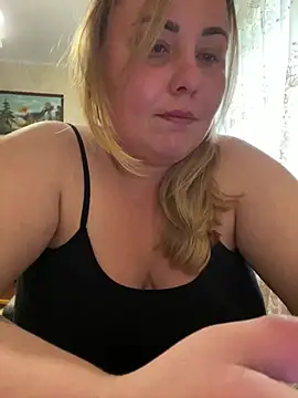 Snapshot of Mommy-girl-Lola chatting on June 3, 11:24 am Mommy-girl-Lola online show from June 3, 11:24 am