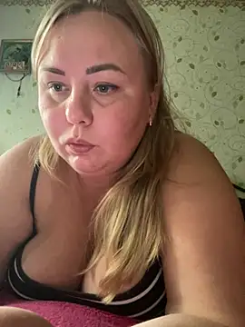 Snapshot of Mommy-girl-Lola chatting on July 29, 11:52 am Mommy-girl-Lola online show from July 29, 11:52 am