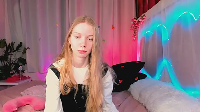 lada2k4 online show from June 5, 5:03 am
